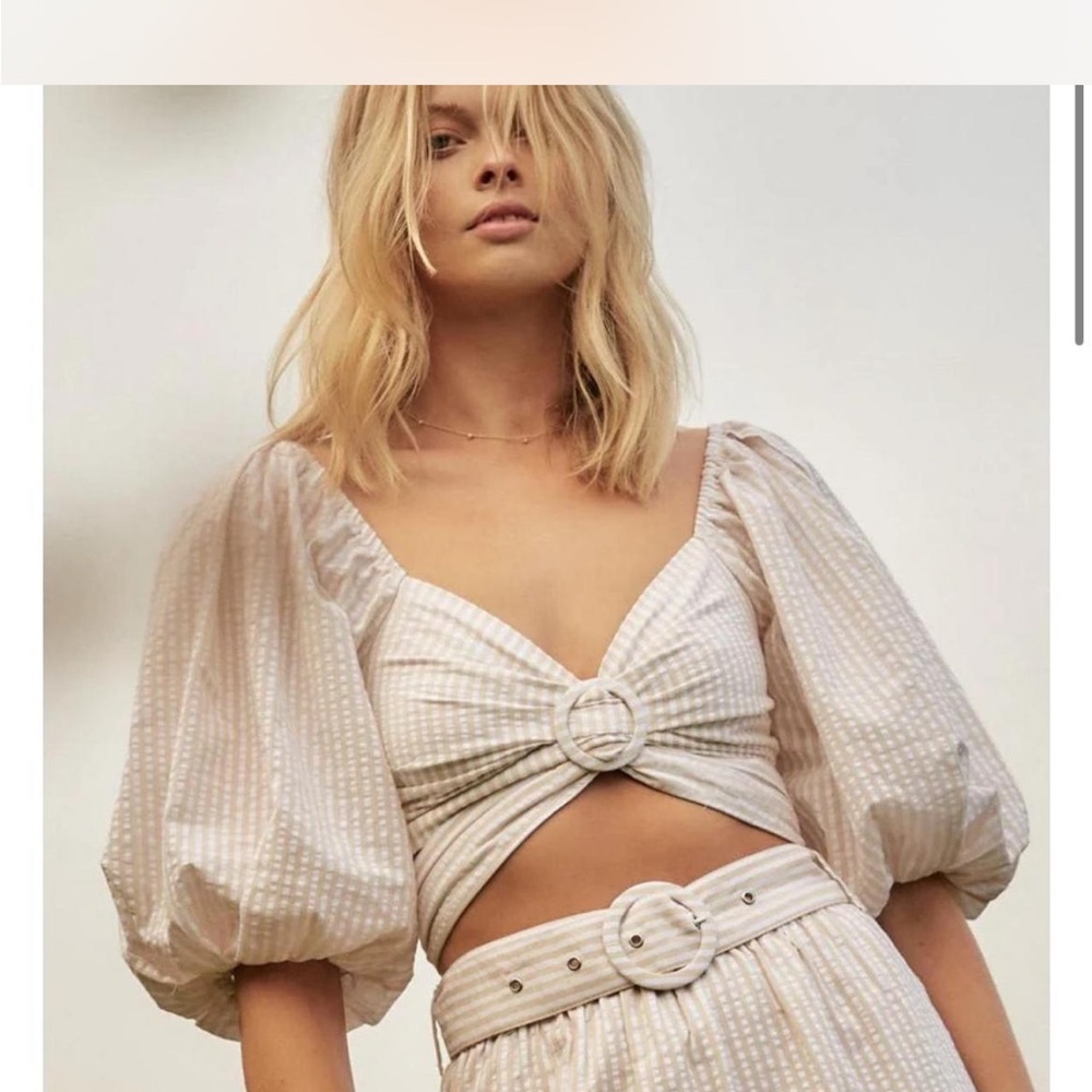 MINKPINK Cream Blouse with Chic Design